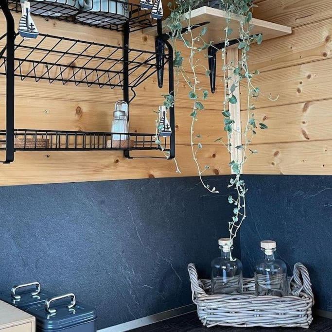 Aquachill Houseboat & Wellness Hotel Liptovsky Trnovec Bagian luar foto