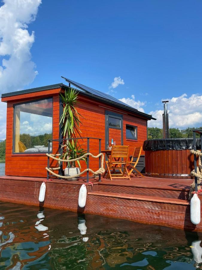 Aquachill Houseboat & Wellness Hotel Liptovsky Trnovec Bagian luar foto