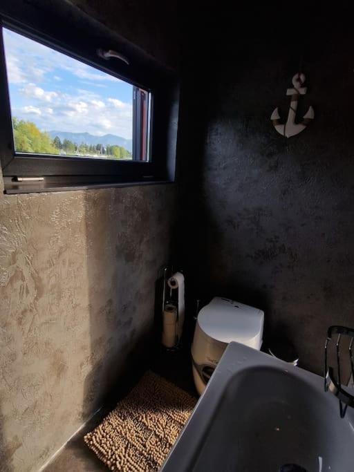 Aquachill Houseboat & Wellness Hotel Liptovsky Trnovec Bagian luar foto