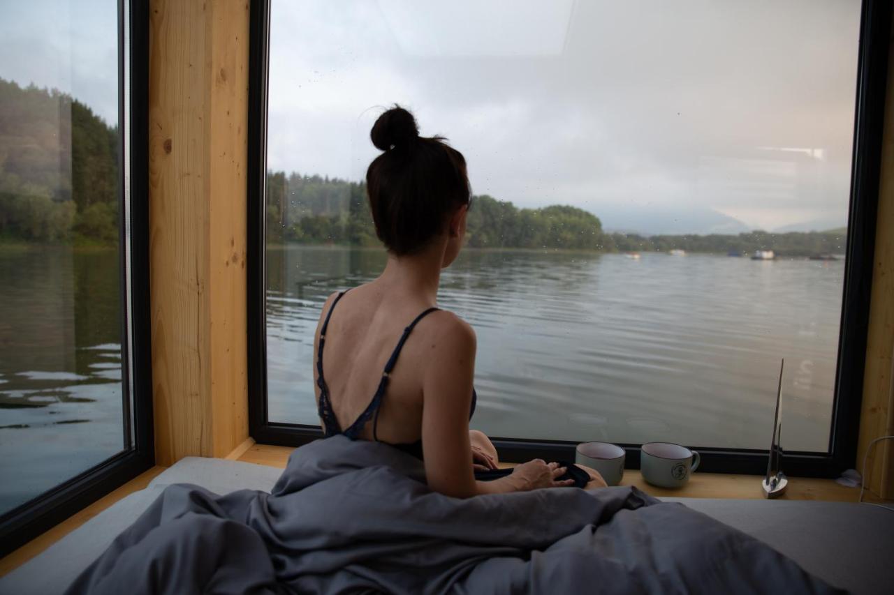 Aquachill Houseboat & Wellness Hotel Liptovsky Trnovec Bagian luar foto
