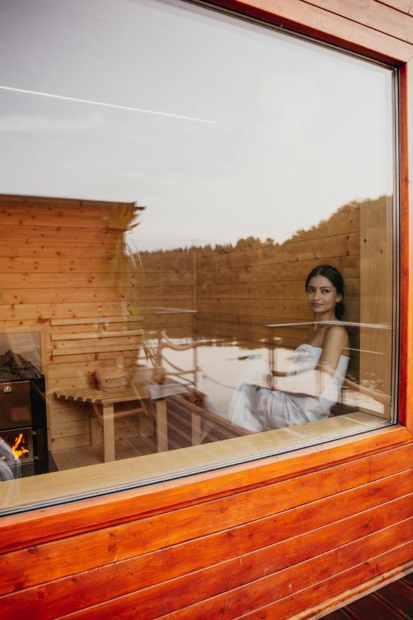 Aquachill Houseboat & Wellness Hotel Liptovsky Trnovec Bagian luar foto