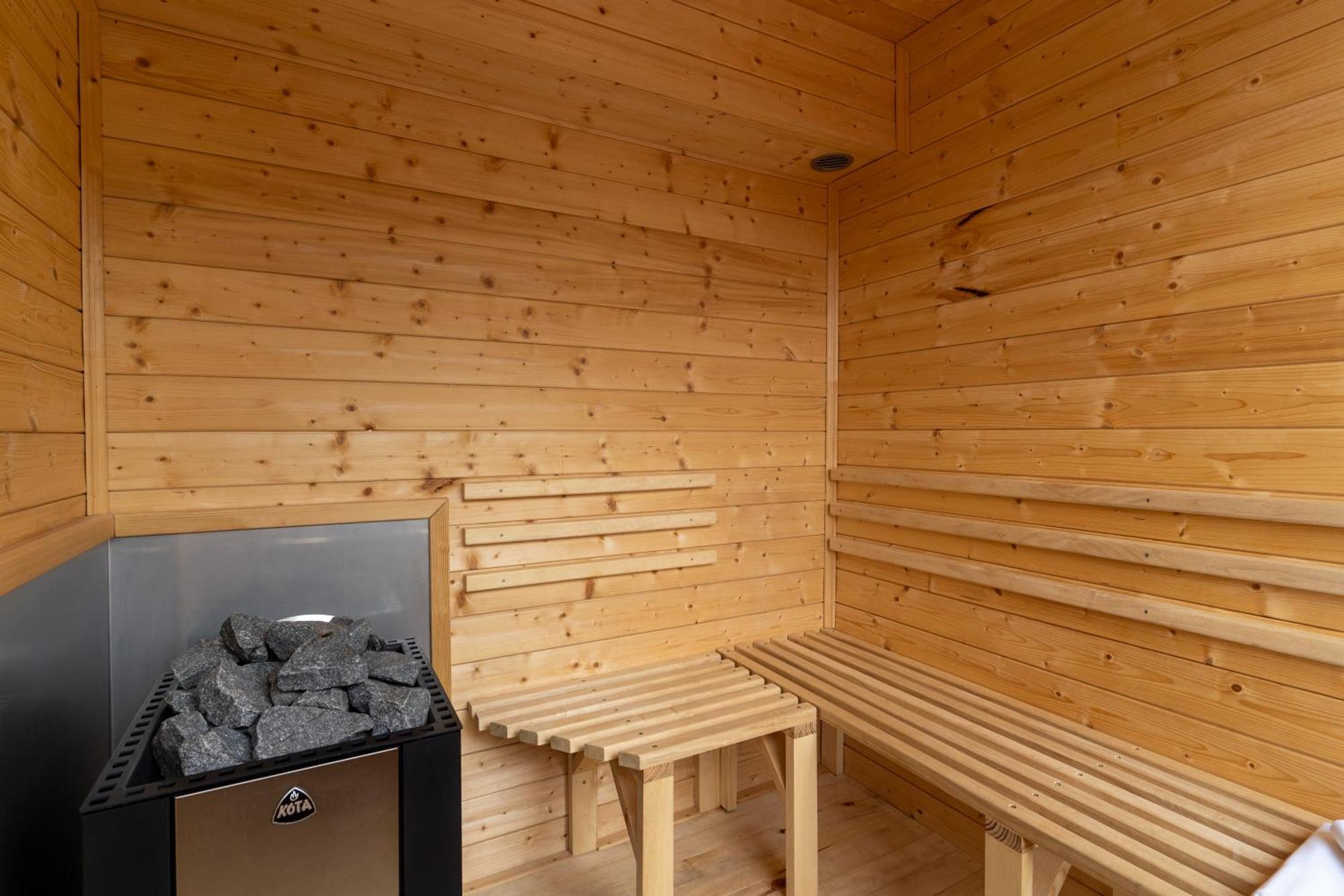 Aquachill Houseboat & Wellness Hotel Liptovsky Trnovec Bagian luar foto